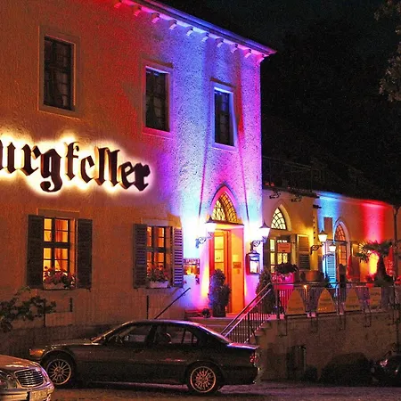 فندق Romantik Burgkeller Residenz Kerstinghaus 4*