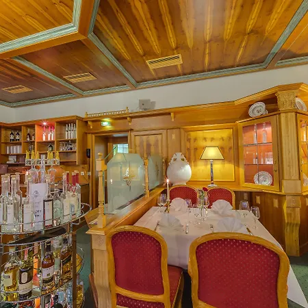 Hotel Romantik Burgkeller Residenz Kerstinghaus 4*