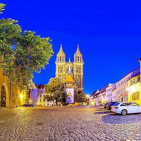 Romantik Burgkeller Residenz Kerstinghaus מלון 4*