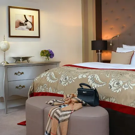 Romantik Burgkeller Residenz Kerstinghaus Otel 4*