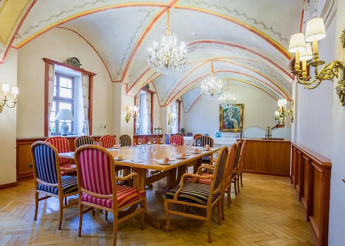 فندق Romantik Burgkeller Residenz Kerstinghaus