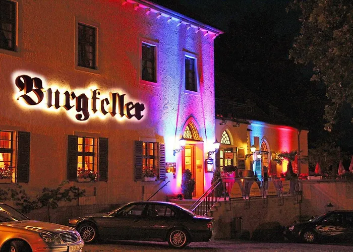 فندق Romantik Burgkeller Residenz Kerstinghaus 4*