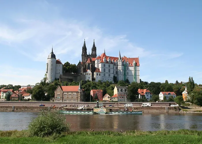 فندق Romantik Burgkeller Residenz Kerstinghaus 4*