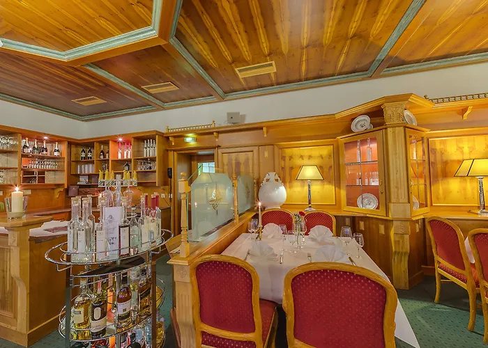 فندق Romantik Burgkeller Residenz Kerstinghaus 4*